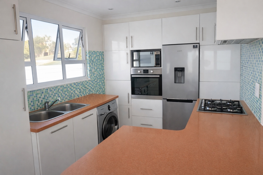 5 Bedroom Property for Sale in Boggomsbaai Western Cape
